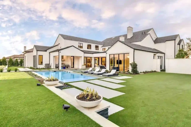 Green-Certified Luxury Home Builders: How to Choose & Why It Matters